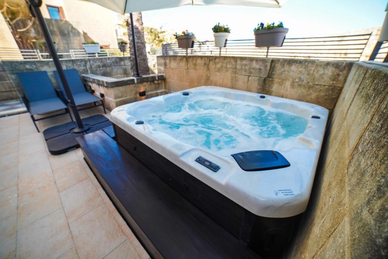 Harbour Views Duplex Maisonette With Jacuzzi Hot Tub Mgarr Buitenkant foto